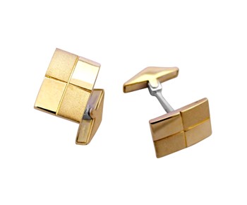 Gold cufflinks in 14K
										